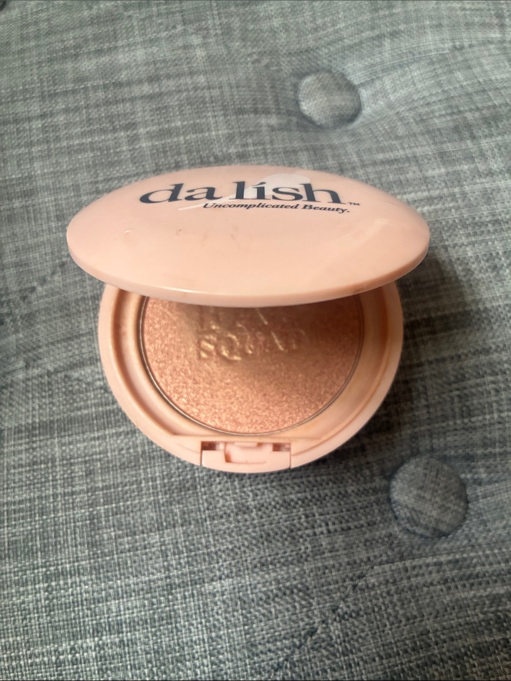 Luminous Peach Highlighter — Radiant Peach Glow